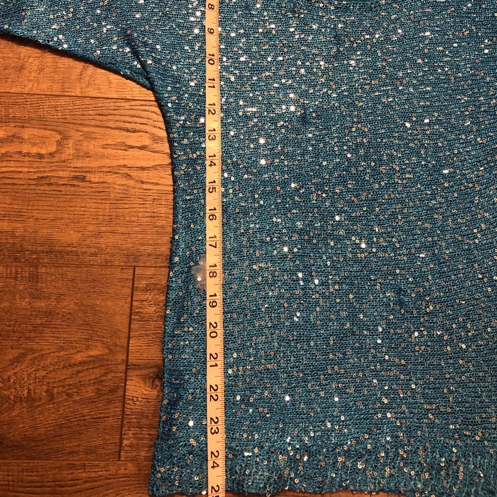 Bebe cutout shoulder sequin knit top blue XS - Picture 5 of 6